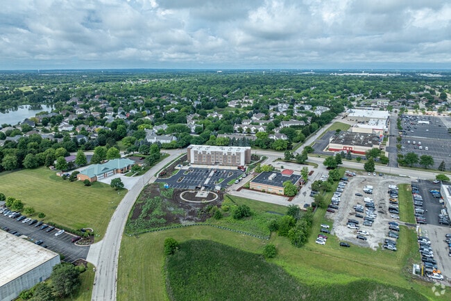 Primary Photo - Deville Manor