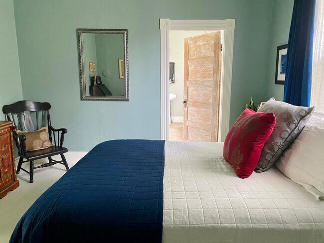 Building Photo - 1311 N Garden St