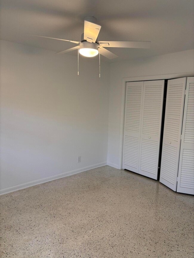 Building Photo - 751 Hummingbird Way