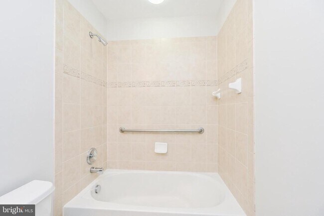 Building Photo - 6916 Birkenhead Pl