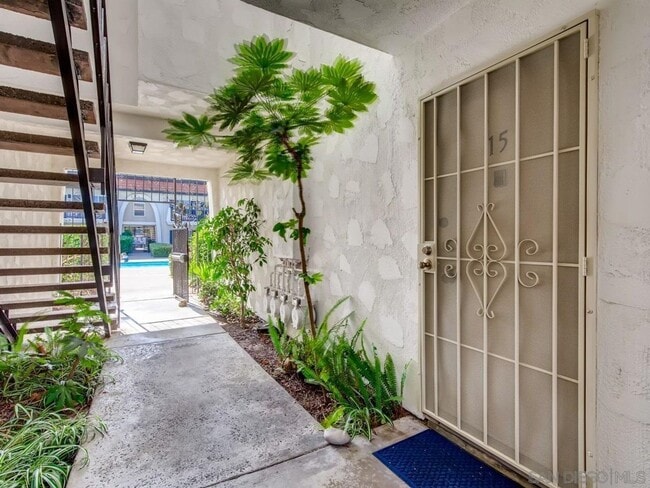 Building Photo - Upgraded 2bd/1ba Condo with Washer/Dryer in unit!