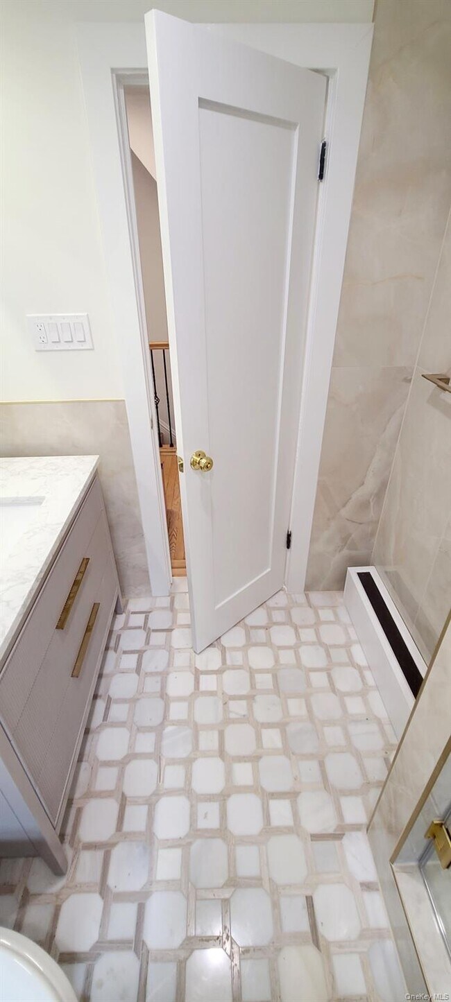 Building Photo - 88-37 62nd Dr