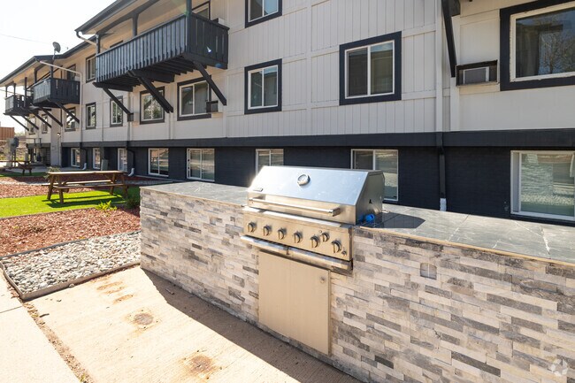 Common BBQ Area - Olympic Square - Gorgeous Renovated Apartments