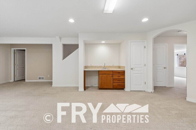Building Photo - Private Cul-de-Sac Living with 3-Car Garage in Northwest Arvada