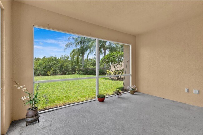 Building Photo - 10882 SW Dardanelle Dr