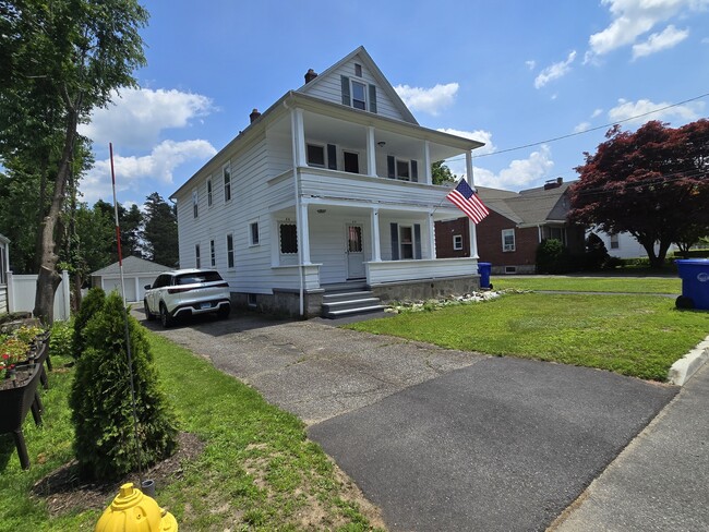 Primary Photo - 64 Pine St