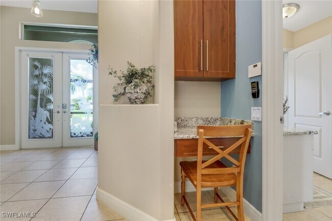 Building Photo - 2236 SW 27th St