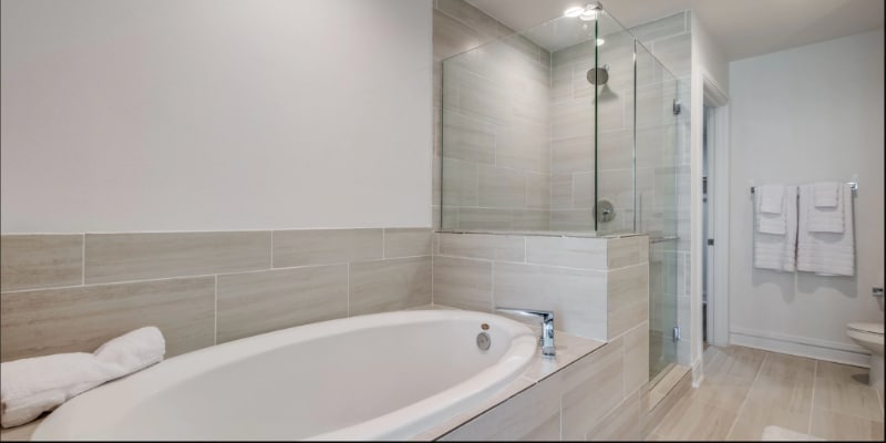 Building Photo - 1100 Oak Lawn Ave