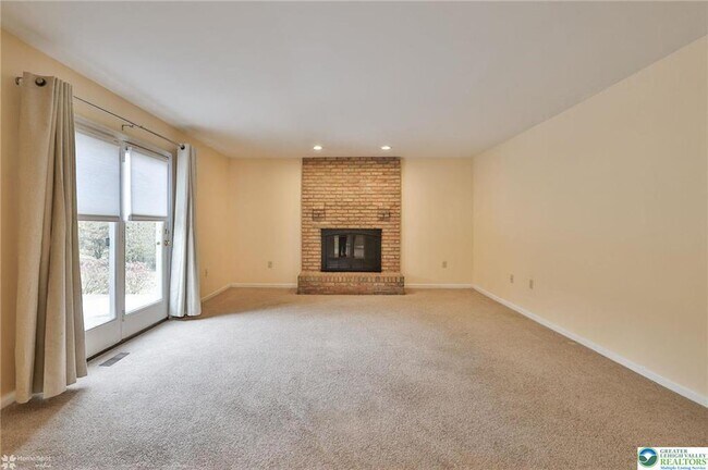 Building Photo - 4059 Wedgewood Rd