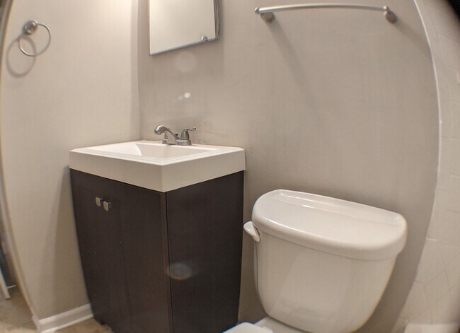 Building Photo - 16569 Royal Ct