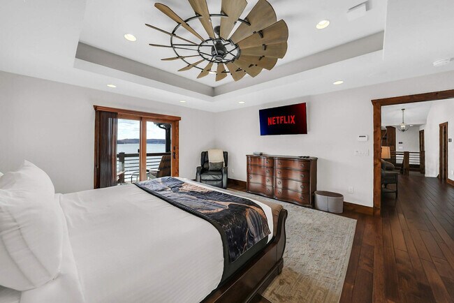 Building Photo - 201 Shady Ozark Ln