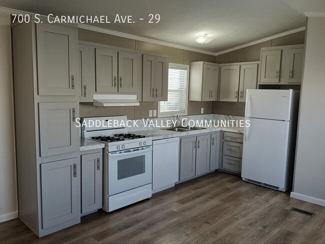 Building Photo - 700 S Carmichael Ave