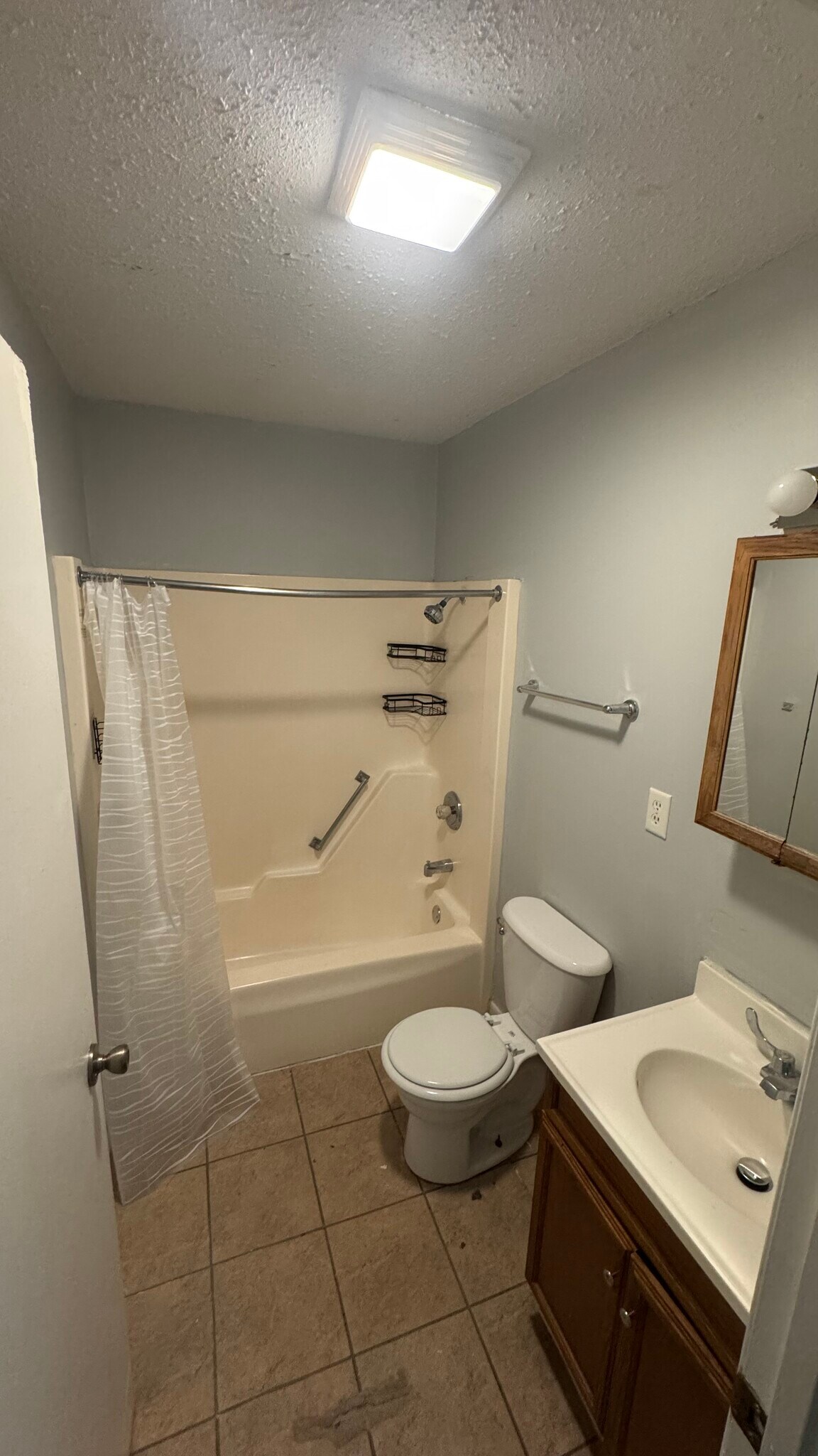 Building Photo - 204 Avondale Ave