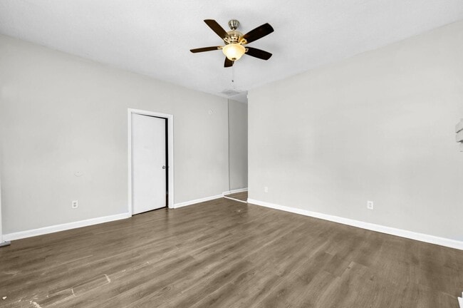 Building Photo - For Rent West Side $ 1675.00   3 bedroom/2...