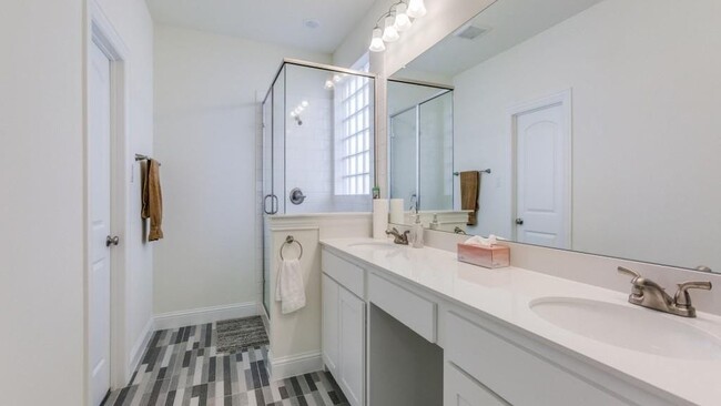 Building Photo - 337 Gleneagles Dr