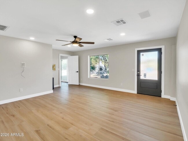 Building Photo - 5122 W Fallen Leaf Ln