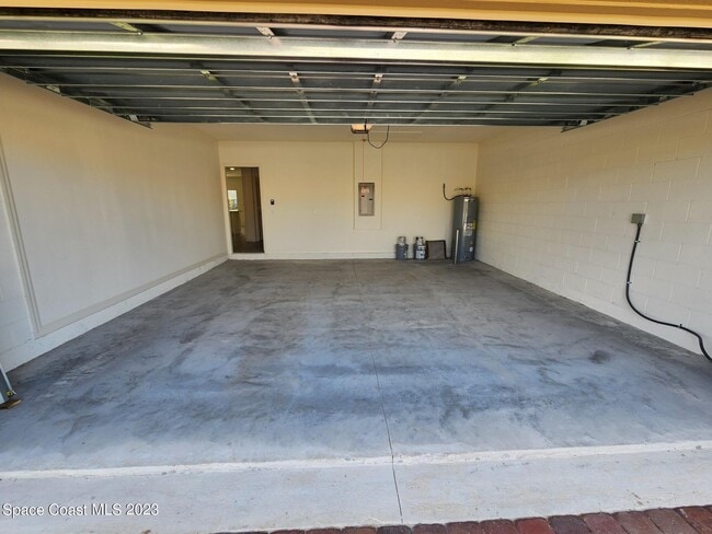 Building Photo - 1232 McFarland Dr