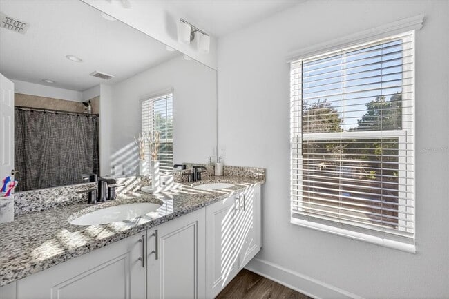 Building Photo - 115 E Broad St