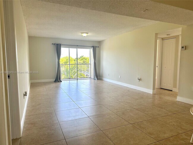 Building Photo - 21133 SW 85th Ave
