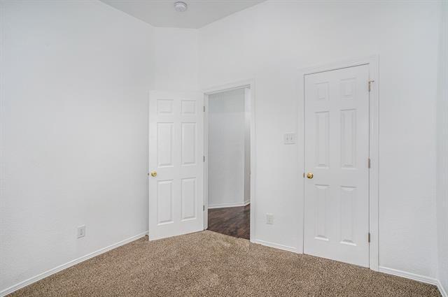 Building Photo - 4712 Shorewood Dr