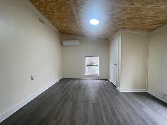 Building Photo - 2129 Union St