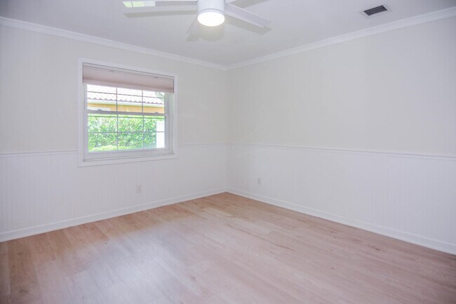 Building Photo - 3301 Embassy Dr