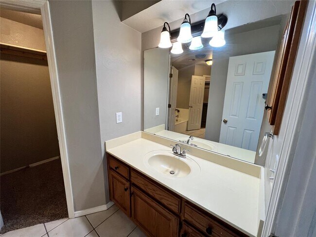 Building Photo - 1713 Rocky Mountain Way