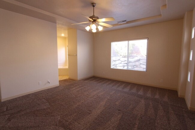 Building Photo - 4 Br, 3 Car Garage - Stone Gate at Seven H...