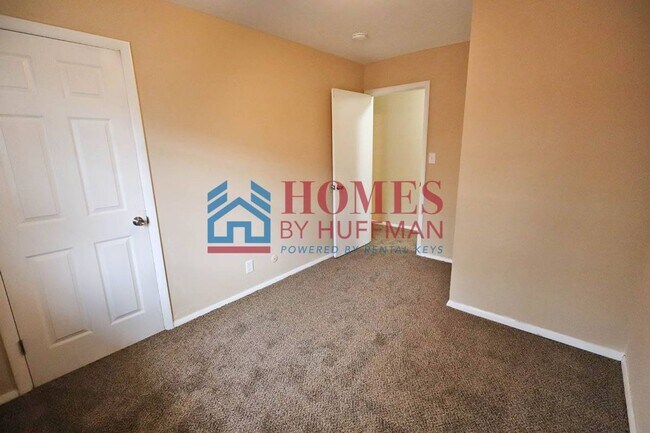 Building Photo - 844-844 Stanley Ave