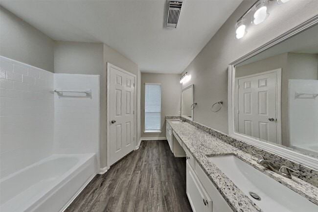 Building Photo - 10107 Sands Trail Ct