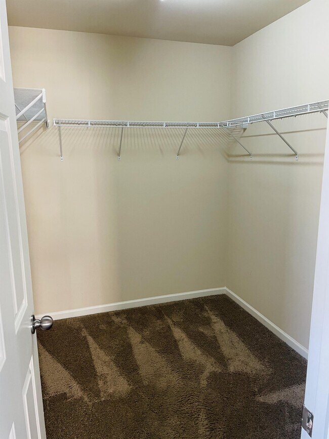 Building Photo - 408 Provincial St