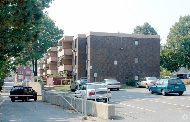 Building Photo - Sycamore Village