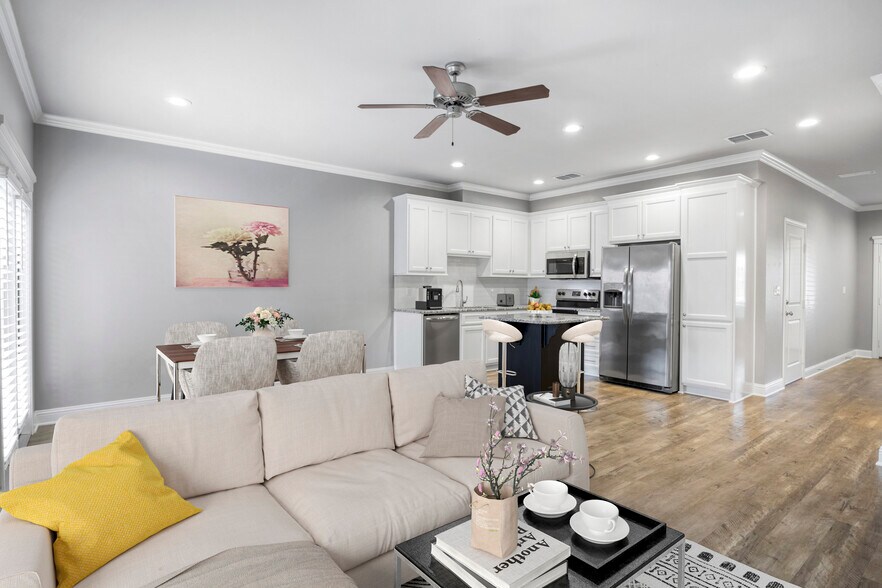Living to Dining Room Virtual - 16076 Echo Glen Dr