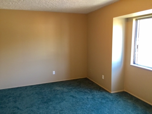 bedroom - 200 SW Florence Ave