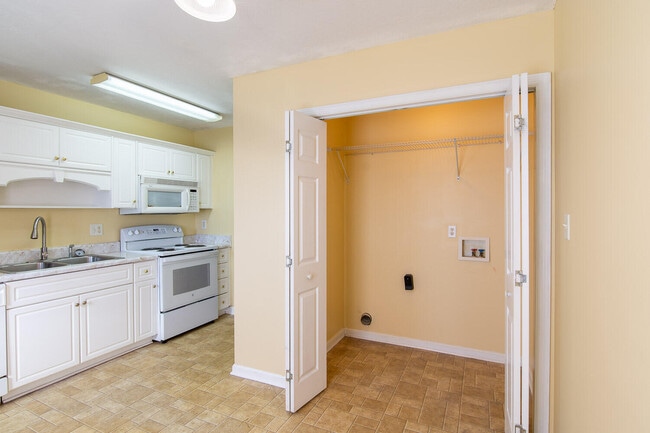 Building Photo - 113 Ginkgo Ln