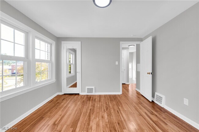 Building Photo - 21550 Miller Ave