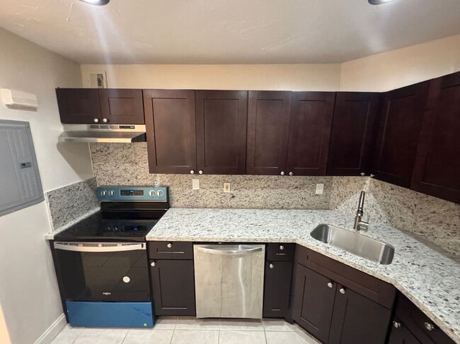 Building Photo - 3115 Oakland Shores Dr
