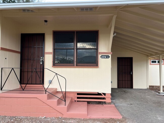 Building Photo - Totally Upgraded 2 bedroom 1 bath with Den/Storage Single Family Home in Wahiawa