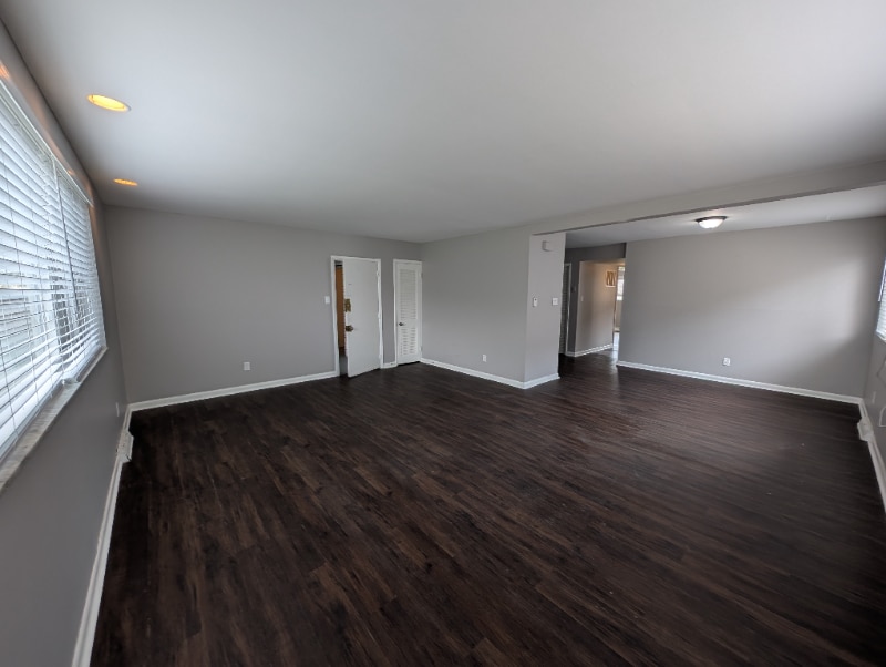 Building Photo - 110 Cromwell Pl