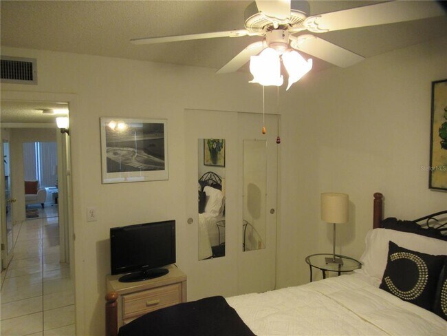 Building Photo - 2468 Florentine Way
