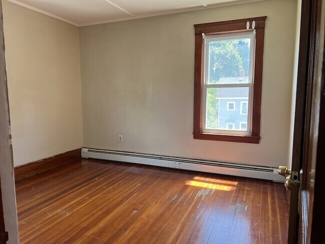 Building Photo - 179-181 Grove Street Unit 3