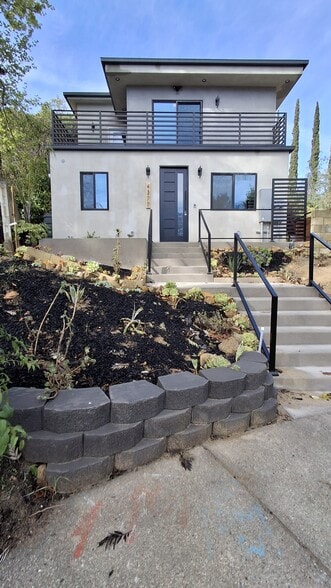 Building Photo - 4377 Charlemont Ave