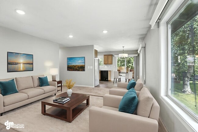 Primary Photo - 2 bed 1 bath home