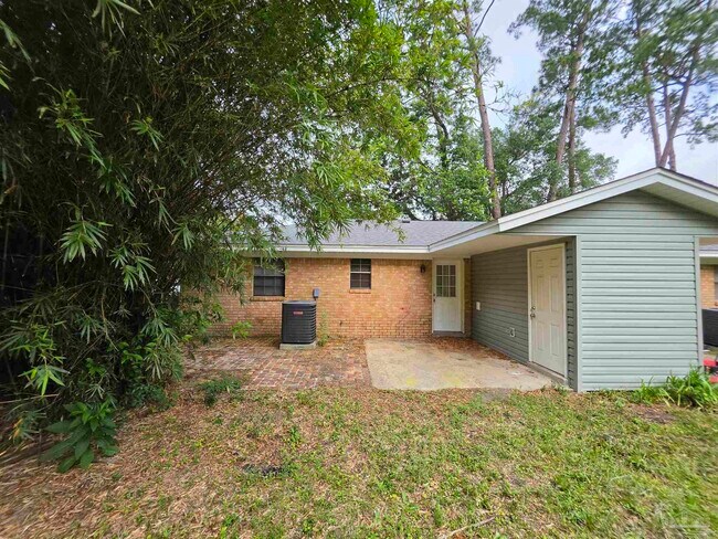 Building Photo - 7816 Sabra Dr