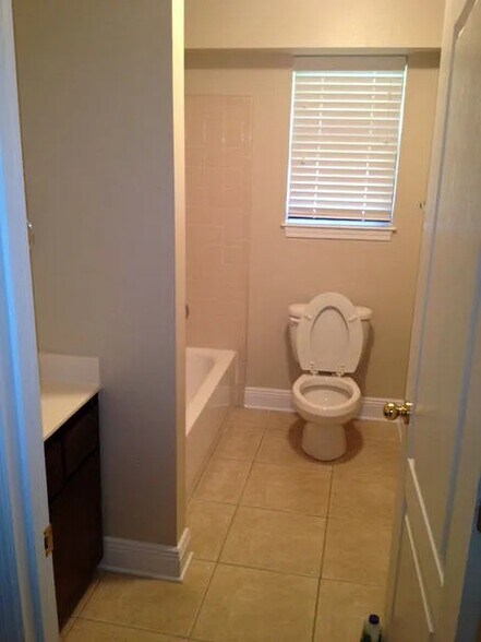 Building Photo - 1007 26th St