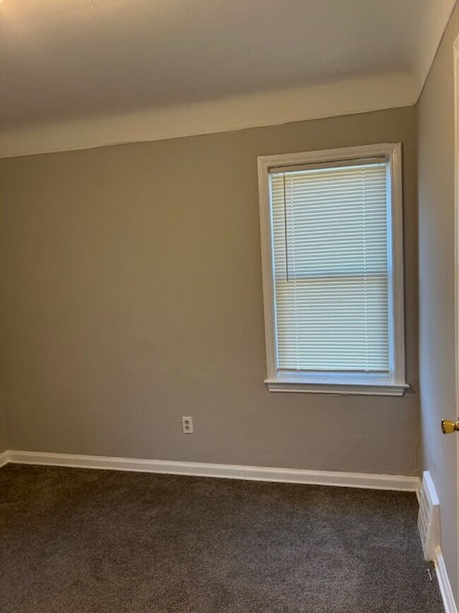 Building Photo - Cozy 3 bedroom bungalow