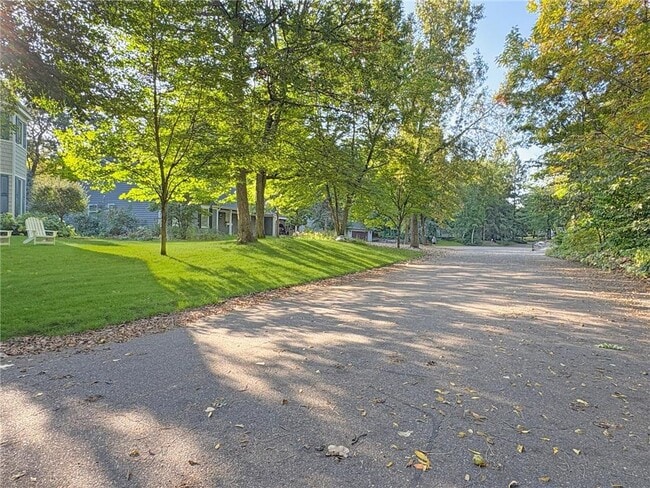 Building Photo - 13900 Hill Ridge Dr