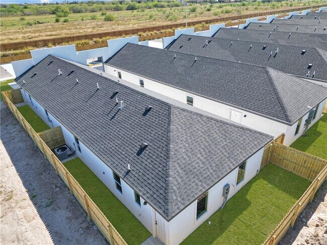 Building Photo - 26 Hilltop S Ave