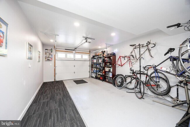 Building Photo - 209 Namar Ave