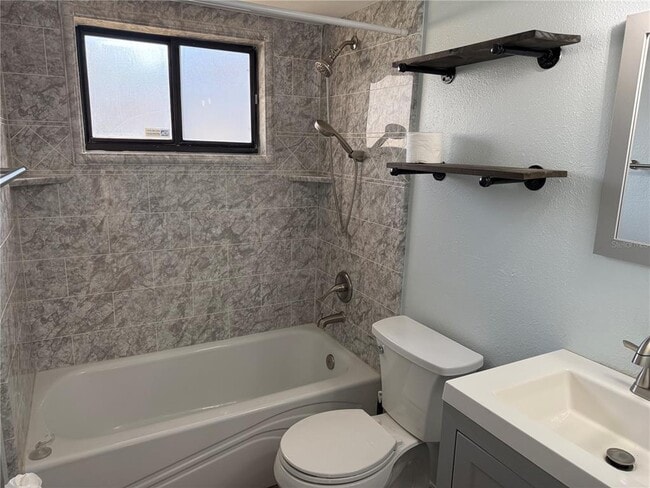 Building Photo - 2417 Abbey Ave